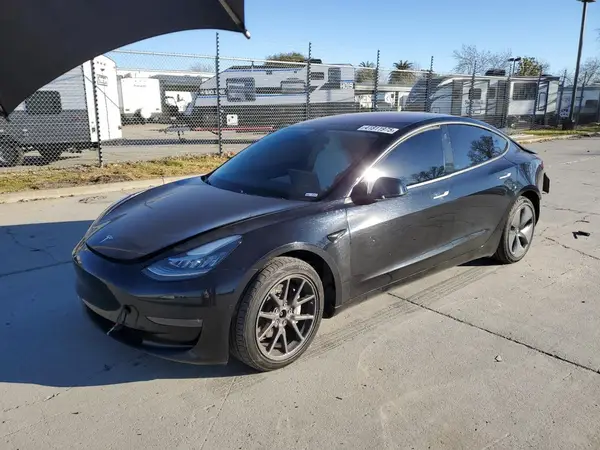 5YJ3E1EB9JF096003 2018 TESLA MODEL 3 - Image 1