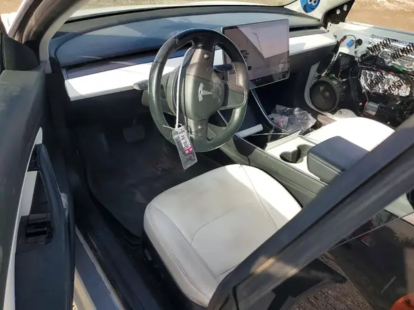 5YJ3E1EB9JF096891 2018 TESLA MODEL 3 - Image 8