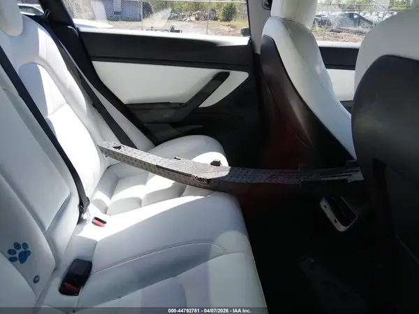 5YJ3E1EB9JF097300 2018 TESLA MODEL 3 - Image 8