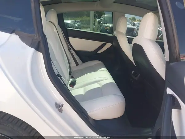 5YJ3E1EB9JF100065 2018 TESLA MODEL 3 - Image 8