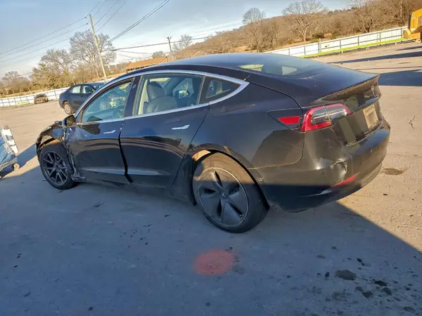 5YJ3E1EB9JF103127 2018 TESLA MODEL 3 - Image 2