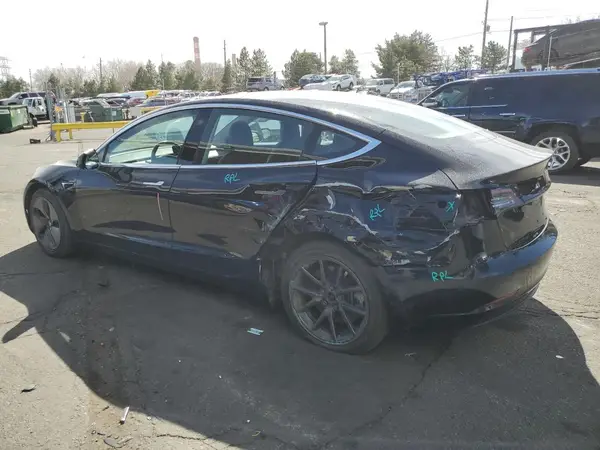 5YJ3E1EB9JF103256 2018 TESLA MODEL 3 - Image 2