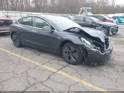 5YJ3E1EB9JF103709 2018 TESLA MODEL 3