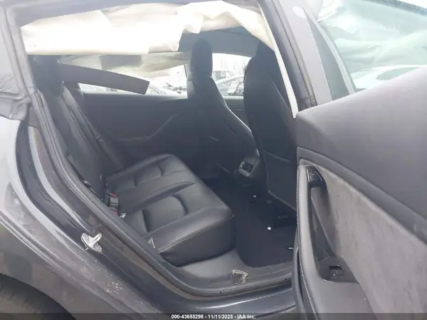 5YJ3E1EB9JF103709 2018 TESLA MODEL 3 - Image 8