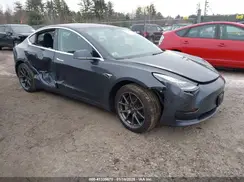 5YJ3E1EB9JF103869 2018 TESLA MODEL 3