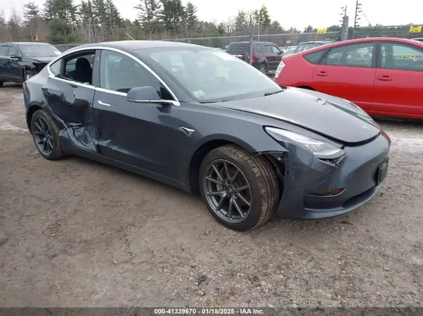 5YJ3E1EB9JF103869 2018 TESLA MODEL 3 - Image 1