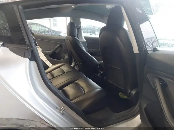 5YJ3E1EB9JF104567 2018 TESLA MODEL 3 - Image 8