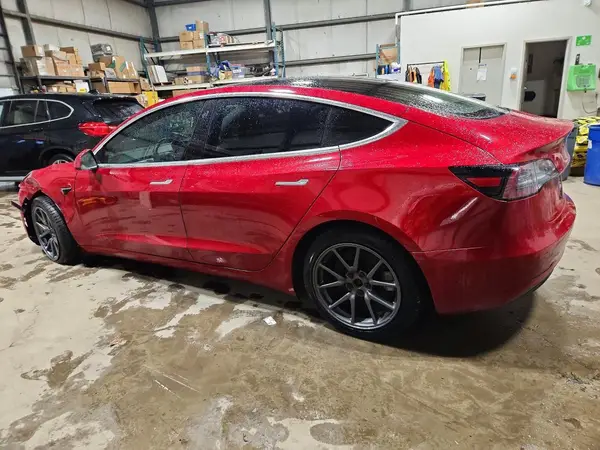 5YJ3E1EB9JF109574 2018 TESLA MODEL 3 - Image 2