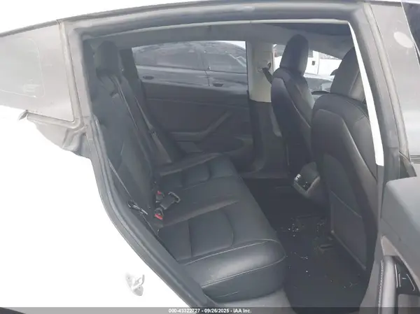 5YJ3E1EB9JF111695 2018 TESLA MODEL 3 - Image 8