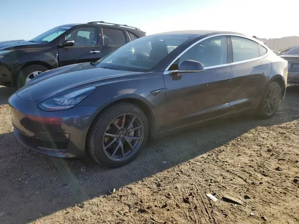 5YJ3E1EB9JF113771 2018 TESLA MODEL 3 - Image 1