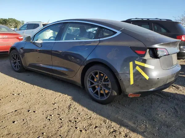 5YJ3E1EB9JF113771 2018 TESLA MODEL 3 - Image 2