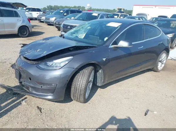 5YJ3E1EB9JF116511 2018 TESLA MODEL 3 - Image 2