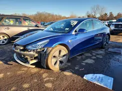 5YJ3E1EB9JF120137 2018 TESLA MODEL 3