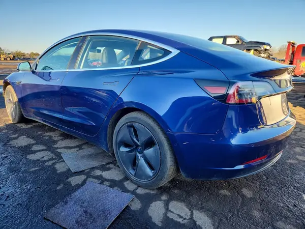 5YJ3E1EB9JF120137 2018 TESLA MODEL 3 - Image 2