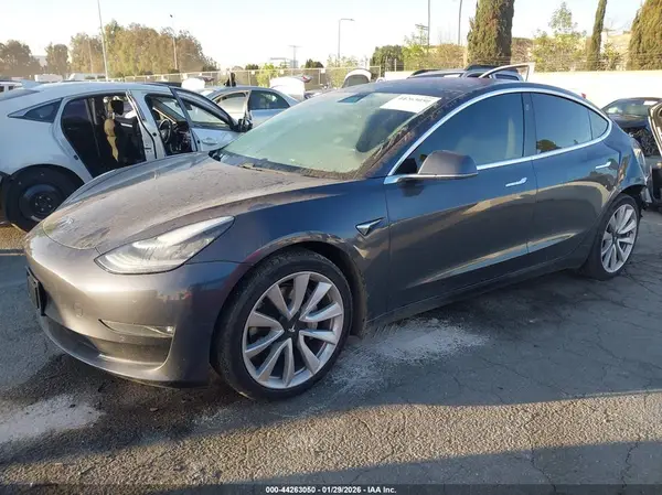 5YJ3E1EB9JF132448 2018 TESLA MODEL 3 - Image 2