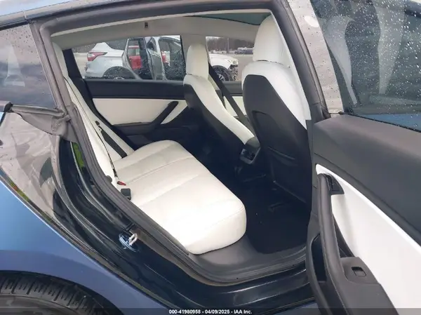 5YJ3E1EB9JF134958 2018 TESLA MODEL 3 - Image 8