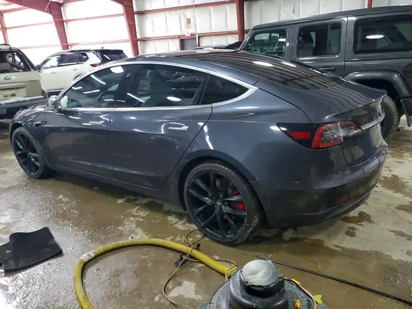 5YJ3E1EB9JF135026 2018 TESLA MODEL 3 - Image 2