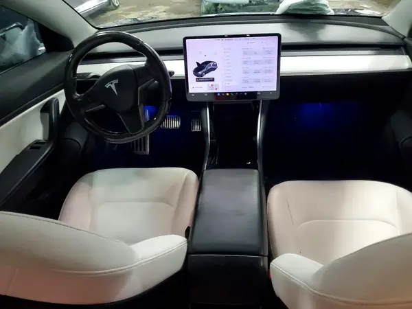 5YJ3E1EB9JF135026 2018 TESLA MODEL 3 - Image 8
