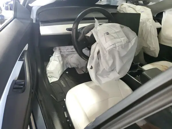 5YJ3E1EB9JF135334 2018 TESLA MODEL 3 - Image 8