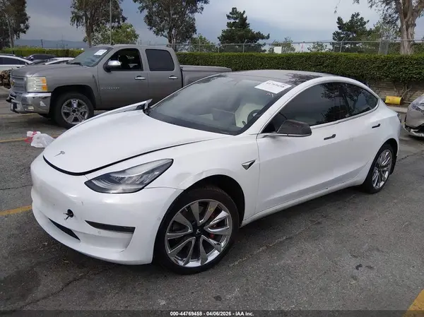5YJ3E1EB9JF135530 2018 TESLA MODEL 3 - Image 2