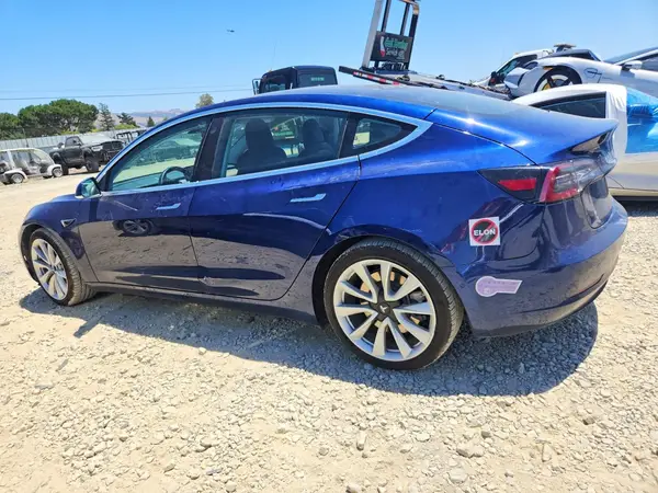 5YJ3E1EB9JF146608 2018 TESLA MODEL 3 - Image 2