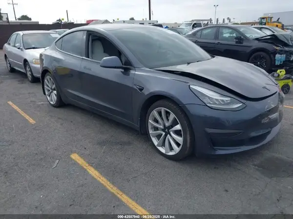 5YJ3E1EB9JF147810 2018 TESLA MODEL 3 - Image 1