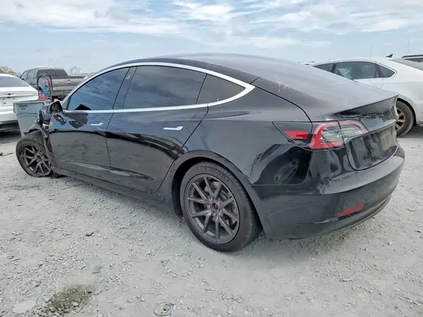 5YJ3E1EB9JF148620 2018 TESLA MODEL 3 - Image 2