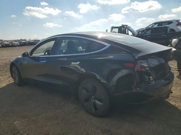 5YJ3E1EB9JF182024 2018 TESLA MODEL 3 - Image 2