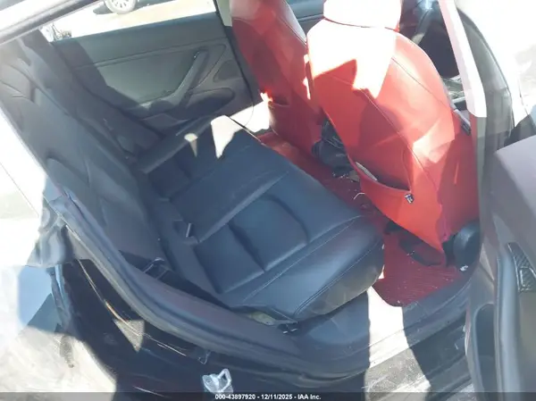 5YJ3E1EB9JF182394 2018 TESLA MODEL 3 - Image 8