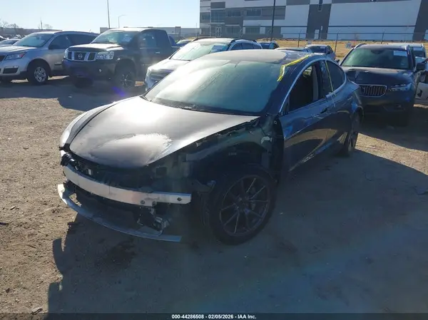 5YJ3E1EB9KF209885 2019 TESLA MODEL 3 - Image 2