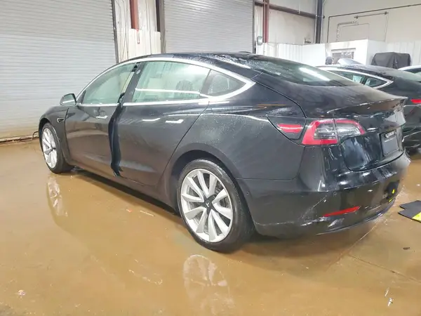 5YJ3E1EB9KF211006 2019 TESLA MODEL 3 - Image 2