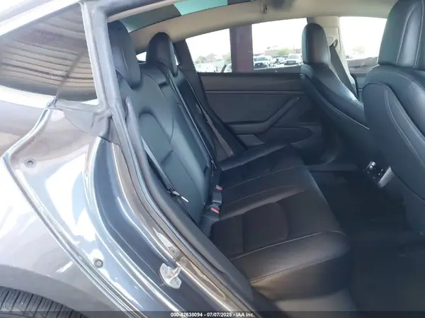 5YJ3E1EB9KF386081 2019 TESLA MODEL 3 - Image 8