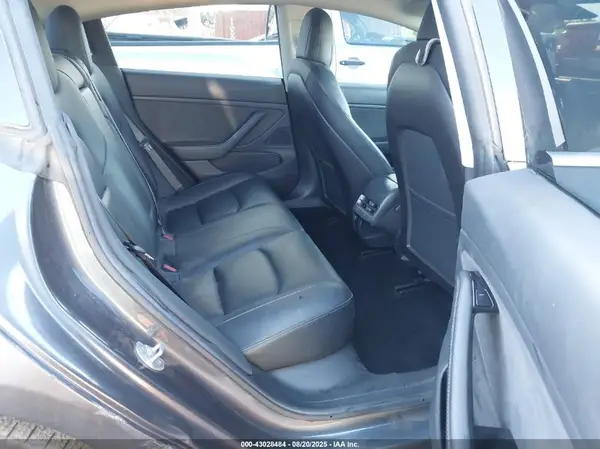 5YJ3E1EB9KF389563 2019 TESLA MODEL 3 - Image 8