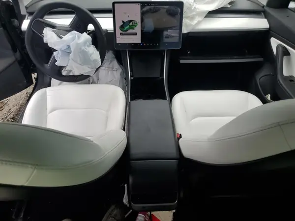 5YJ3E1EB9KF390552 2019 TESLA MODEL 3 - Image 8