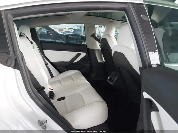 5YJ3E1EB9KF391331 2019 TESLA MODEL 3 - Image 8