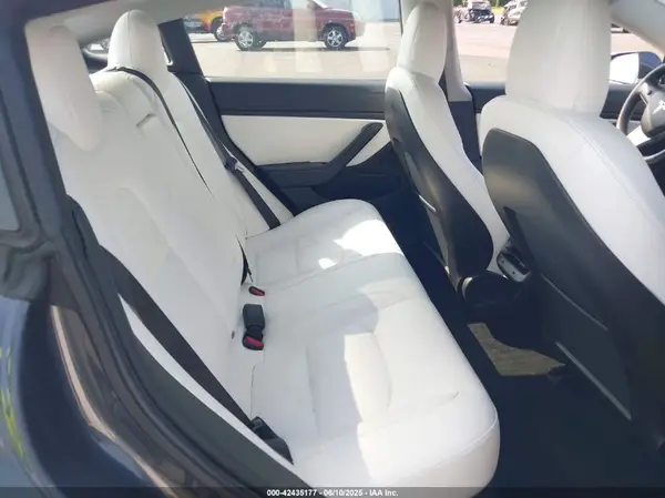 5YJ3E1EB9KF391698 2019 TESLA MODEL 3 - Image 8