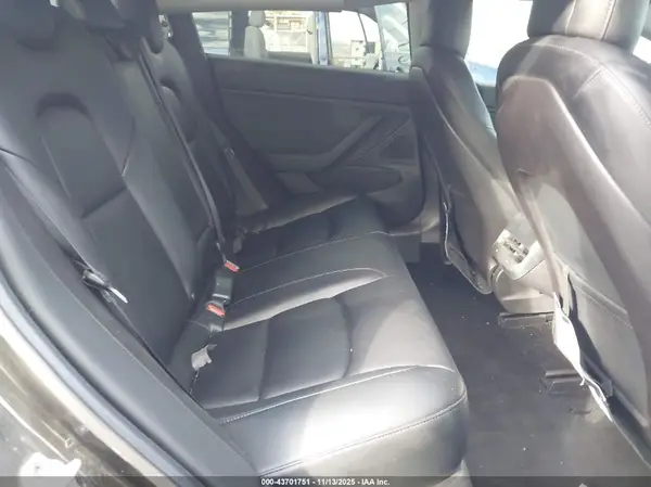 5YJ3E1EB9KF393208 2019 TESLA MODEL 3 - Image 8