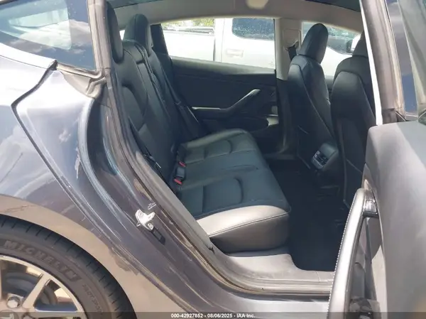 5YJ3E1EB9KF432735 2019 TESLA MODEL 3 - Image 8