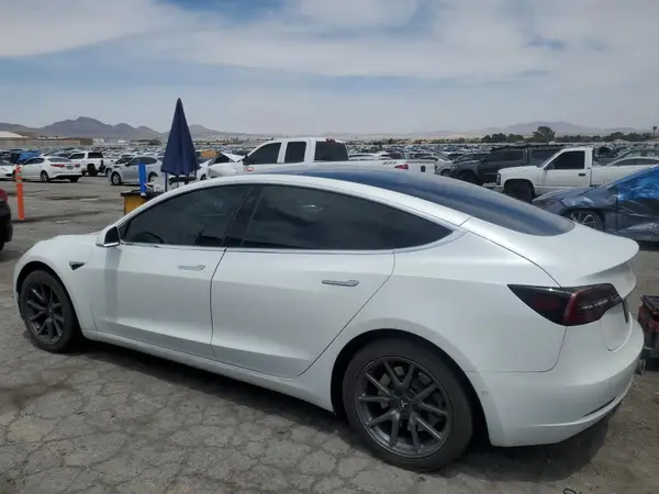 5YJ3E1EB9KF433433 2019 TESLA MODEL 3 - Image 2