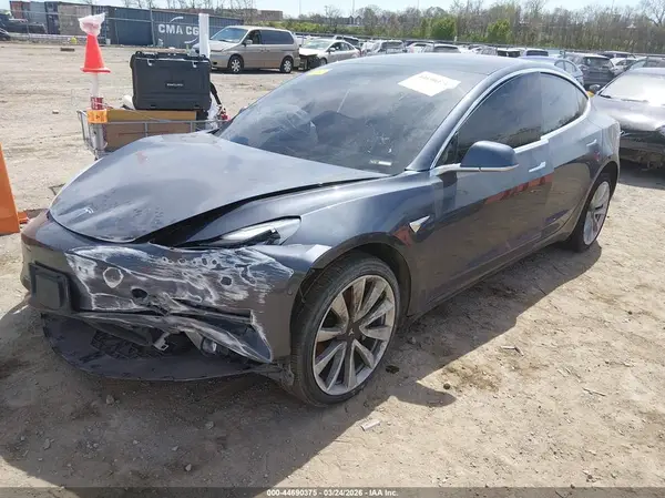 5YJ3E1EB9KF452063 2019 TESLA MODEL 3 - Image 2