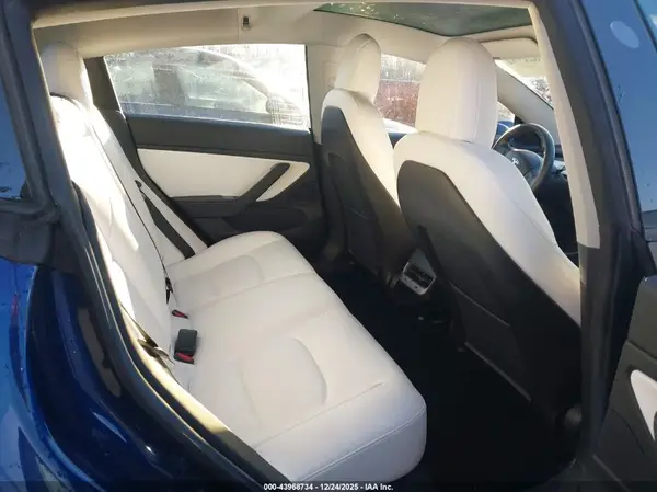 5YJ3E1EB9KF482275 2019 TESLA MODEL 3 - Image 8