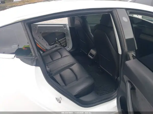 5YJ3E1EB9KF493972 2019 TESLA MODEL 3 - Image 8