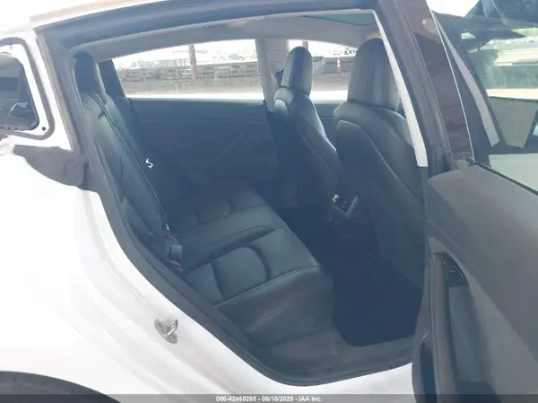 5YJ3E1EB9KF511161 2019 TESLA MODEL 3 - Image 8