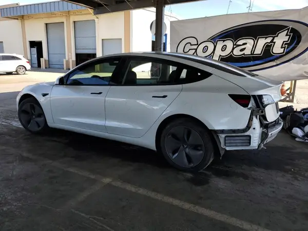5YJ3E1EB9LF650143 2020 TESLA MODEL 3 - Image 2