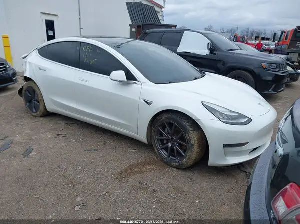 5YJ3E1EB9LF665676 2020 TESLA MODEL 3 - Image 1