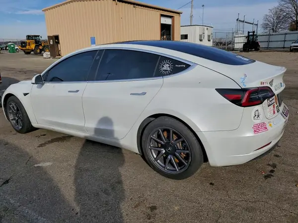 5YJ3E1EB9LF712625 2020 TESLA MODEL 3 - Image 2