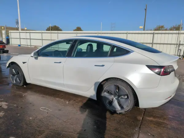 5YJ3E1EB9LF741705 2020 TESLA MODEL 3 - Image 2