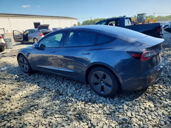 5YJ3E1EB9MF032547 2021 TESLA MODEL 3 - Image 2