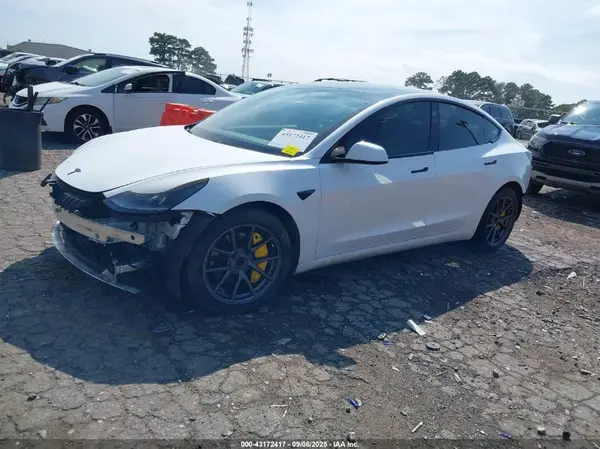 5YJ3E1EB9MF032743 2021 TESLA MODEL 3 - Image 2