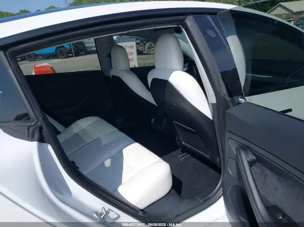 5YJ3E1EB9MF032743 2021 TESLA MODEL 3 - Image 8
